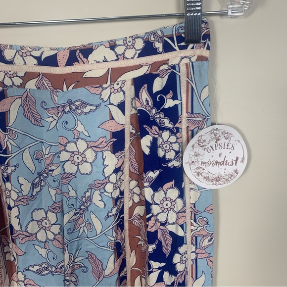 Gypsies & Moondust Cropped Floral Pull On Rayon Pants - Picture 5 of 15